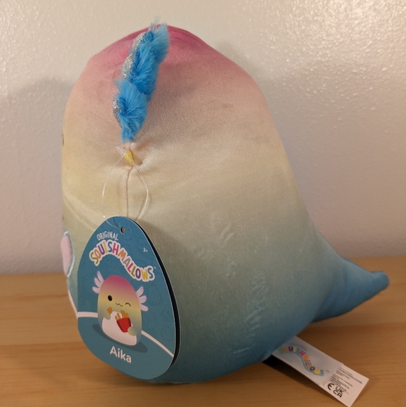 8" Aika the Axolotl - Picture 2 of 3